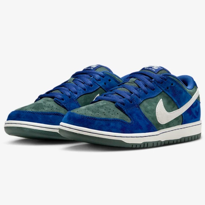 SB DUNK LOW DEEP ROYAL BLUE HF3704-400