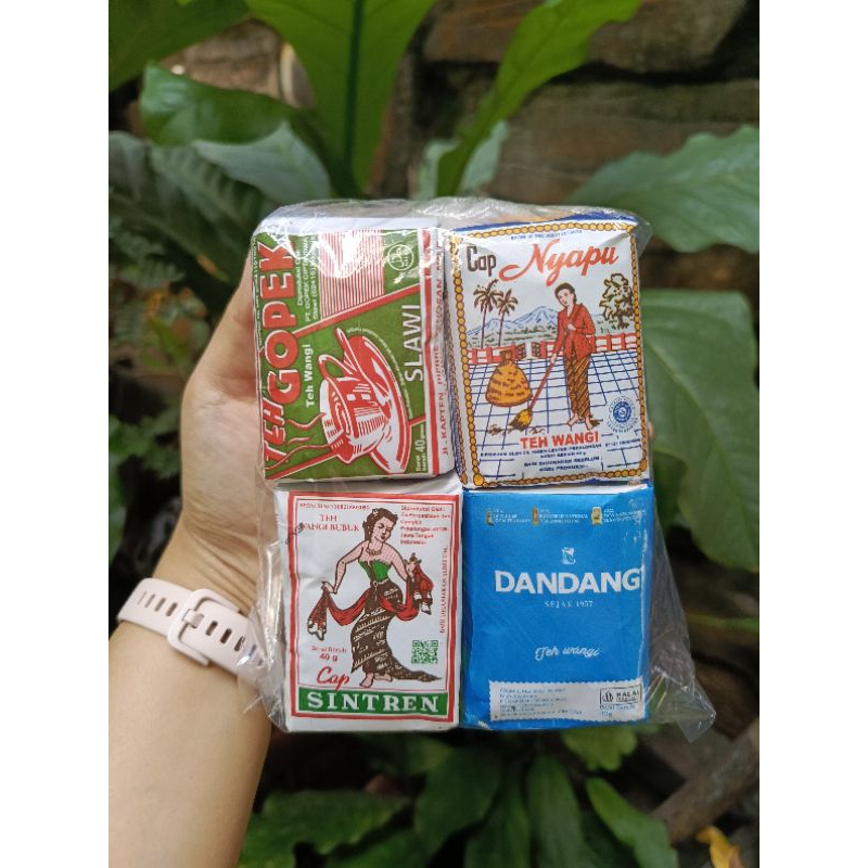 

Paket Teh Racikan | Tubruk Termurah Racikan Khas Solo | Paket Teh Kombinasi Teh Wedangan Khas Solo | Paket Teh Wangi Legit Kentel Khas Solo | Paket Teh Es Teh Jumbo