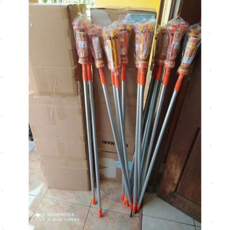 Tongkat lampu stick / Tongkat pengganti lampu stick / stick lampu / Alat ganti lampu bohlam / Tongka