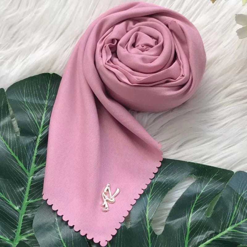 Jilbab Azara Olive Voal. Oskara Premium Logo Metal Emas Gold, hijab segi empat polos laser cut seri 