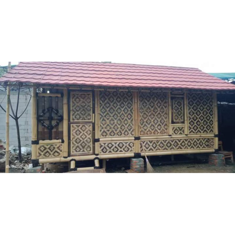 RUMAH BAMBU MINIMALIS SEDERHANA ATAP GENTENG METAL