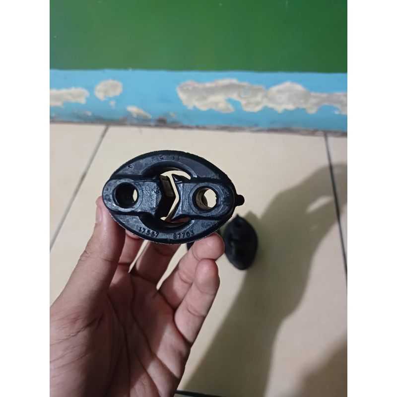 Karet Gantungan Karet Bracket knalpot Mobil Avanza Xenia Universal Toyota, Suzuki, Honda, Mitsubishi