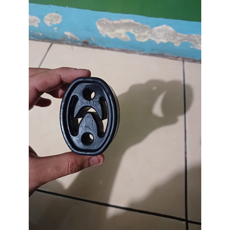 Karet Gantungan Karet Bracket Knalpot Mobil CRV dll
