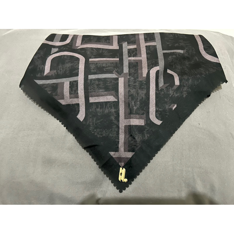 Monogram scarf Heylocal