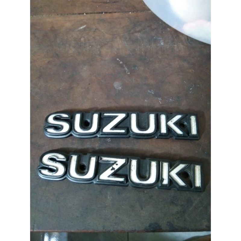 emblem tangki suzuki rc80 rc100 original