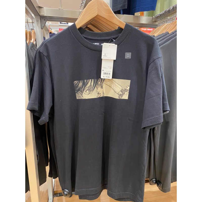 [NBS] KAOS UNIQLO ATTACK ON TITAN - UT TSHIRT KARAKTER UNIQLO
