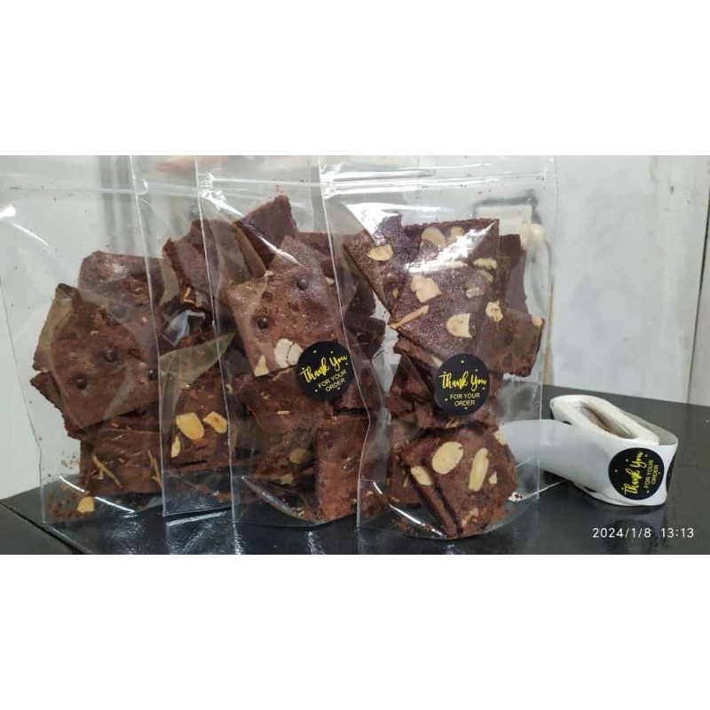 

Keripik Brownies / Browchips / Brownies Chips