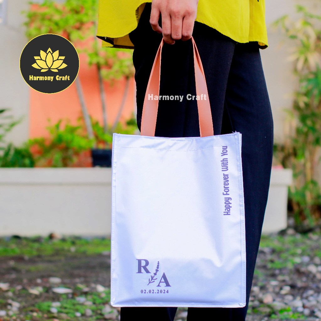 

Maura Bag Handle Leather Tas Souvenir Wedding Pernikahan Pengantin Premium