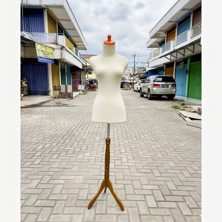 DiSkon  manekin Butik  manekin gamis  manekin kebaya  manekin mewah  display baju  display putih  di