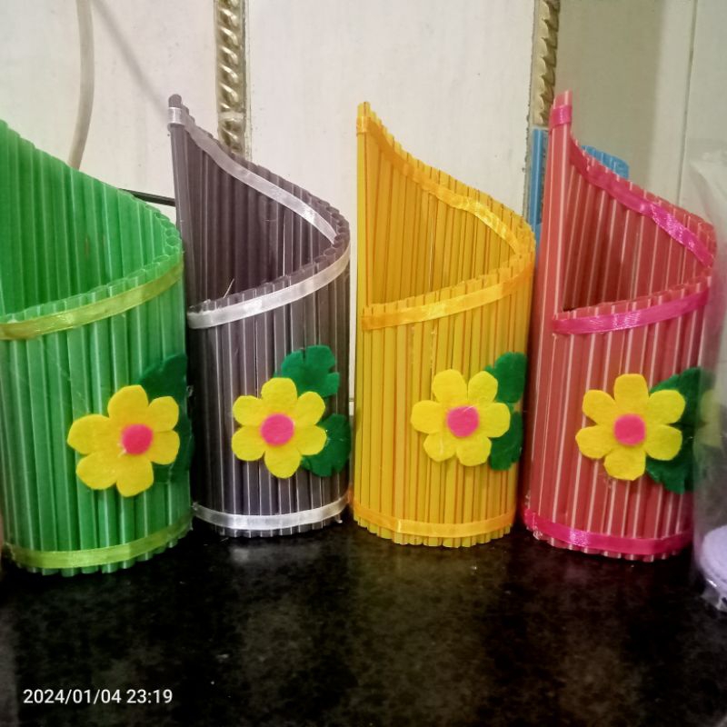 

Tempat pensil,daur ulang.