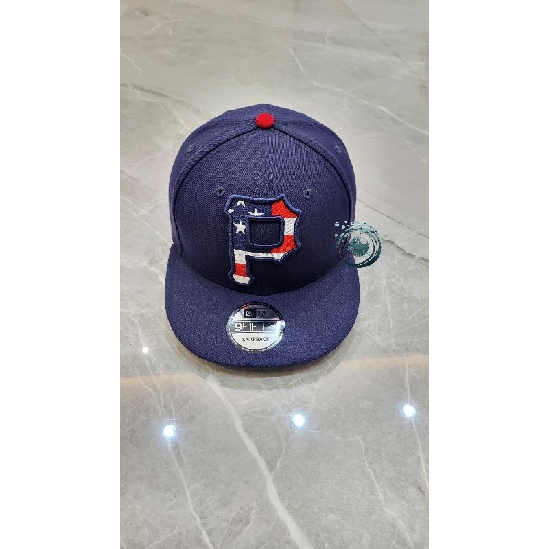Topi Branded NEW ERA Original x MLB x PITTSBURG PIRATES BASEBALL USA FLAG [ BIG LOGO P ]