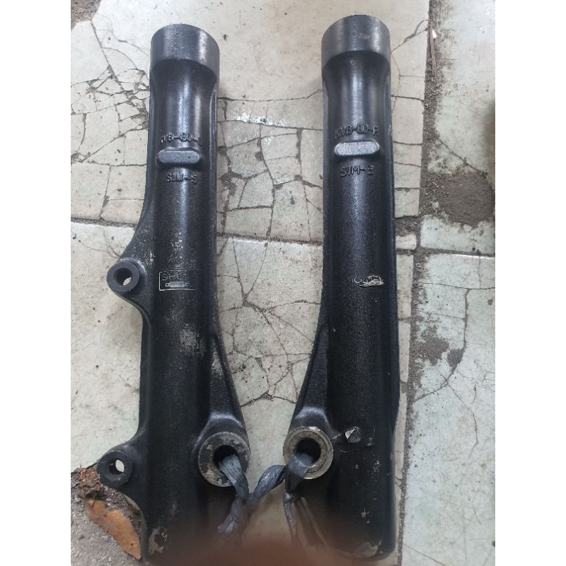 Tabung shock depan Vario Karbu