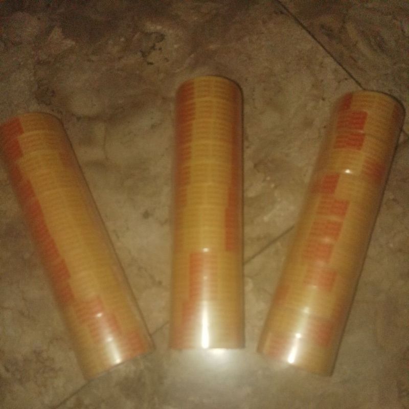 

isolasi kado 1/2 *10yard goldtape harga perslop 12rol