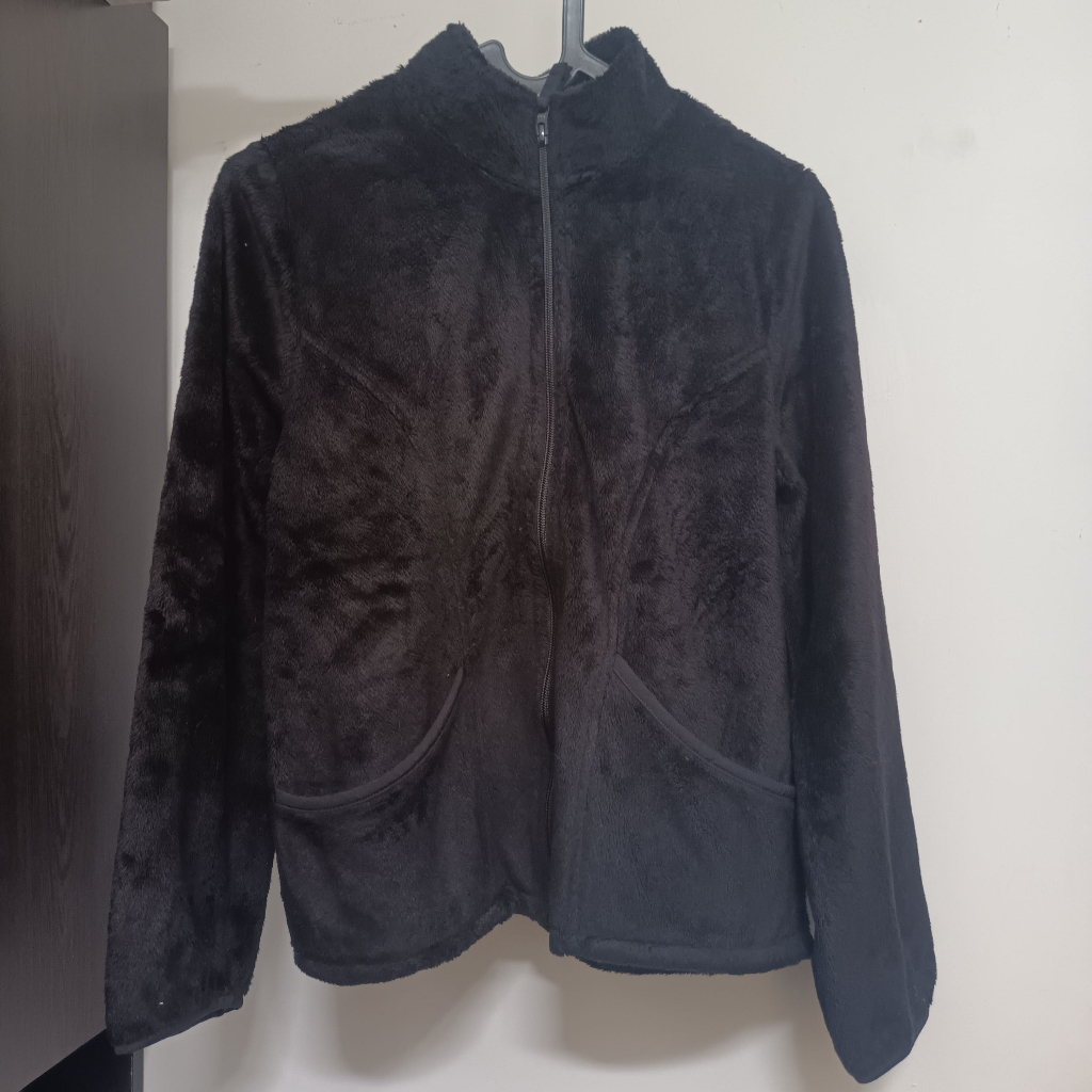 JAKET BULU HITAM PLACE