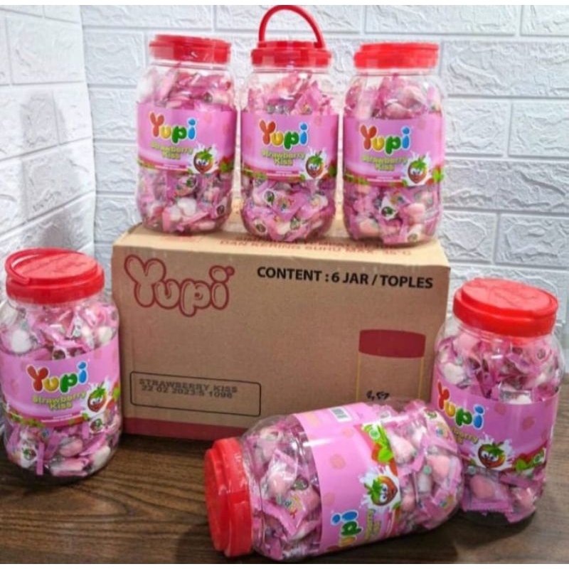 

permen yupi toples strawberry kiss 300gr