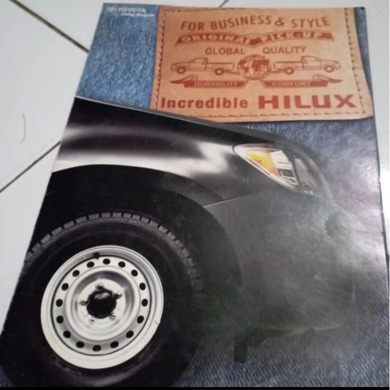 BROSUR TOYOTA HILUX