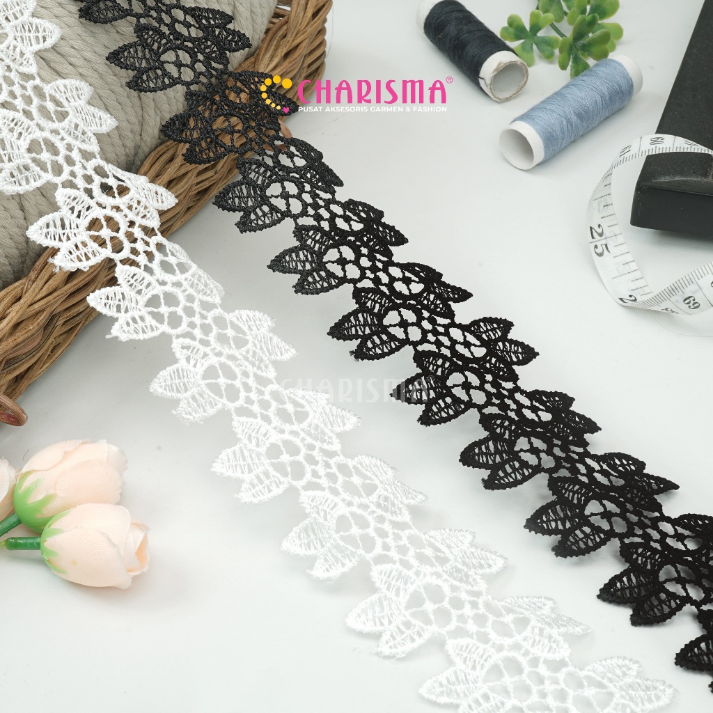 Charisma Renda Guipper FR AB 8688 - Renda Melati Bunga / Hitam & Putih / Lebar 4,5cm / Harga Per Yar