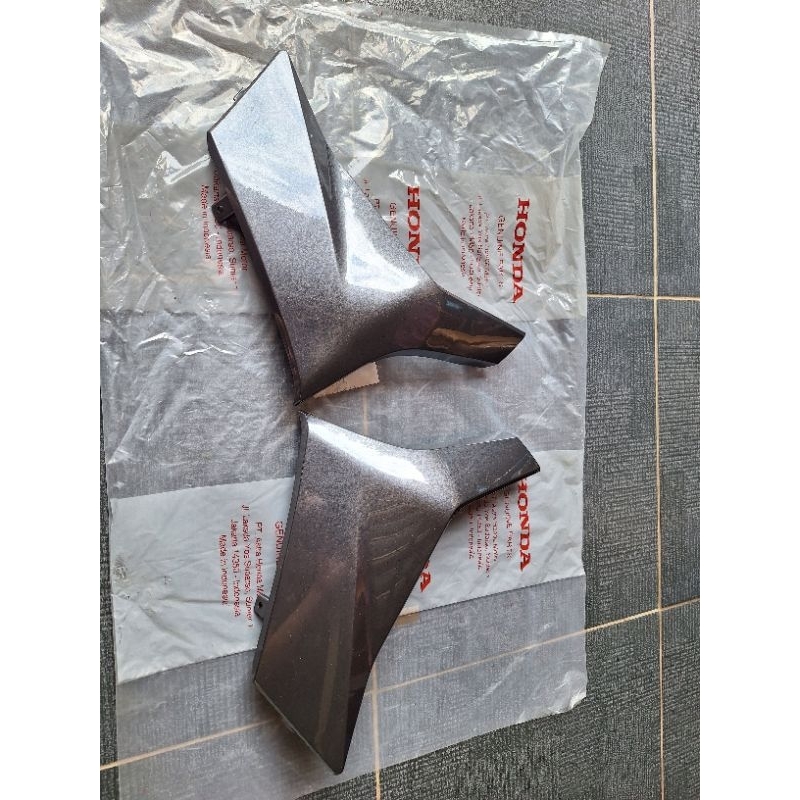 cover l r floor side dek samping bawah vario 160 k25 abu