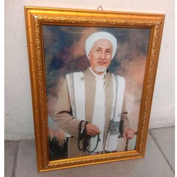 foto plus pigura habib anis bin Alwi Al Habsyi komplit dengan pigura untuk ruang tamu hiasan dinding