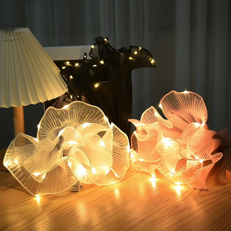 

(1Pcs 25 cm x +- 100 cm Wrapping Flower/ CURLY WAVE/ LED Lampu