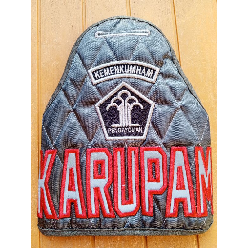 

hand badge karupam