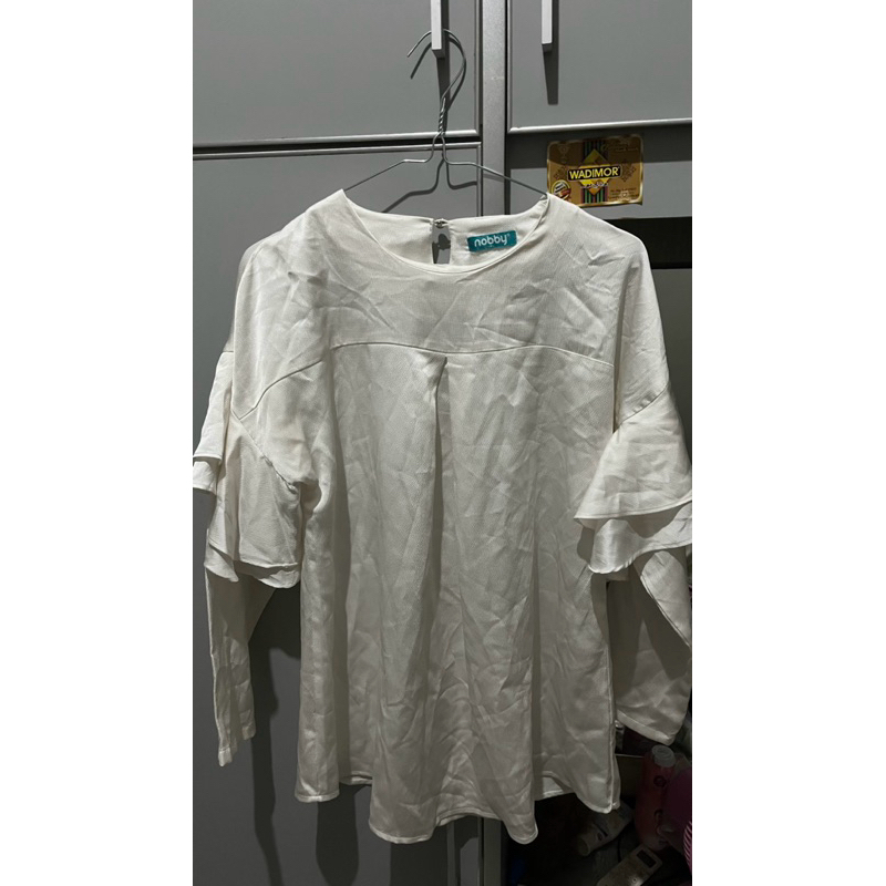 nobby blouse preloved