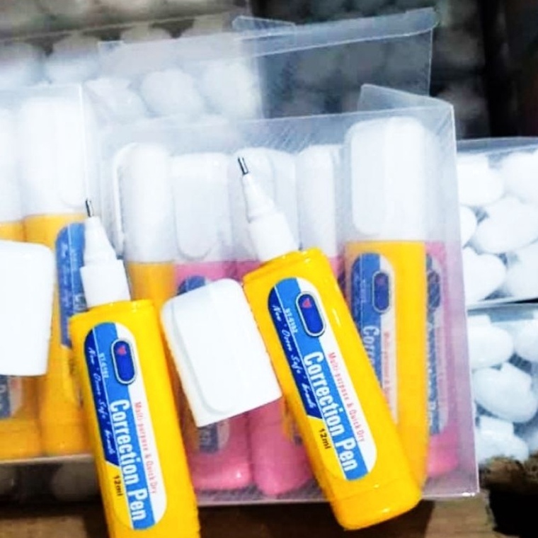 

ART R67E 12 Pcs Tipex Cair ujung besiTipex panjang