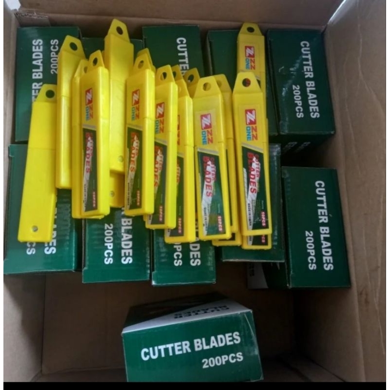 

isi kater 1 bal isi 10 pcs 18 mm super sangat tajam