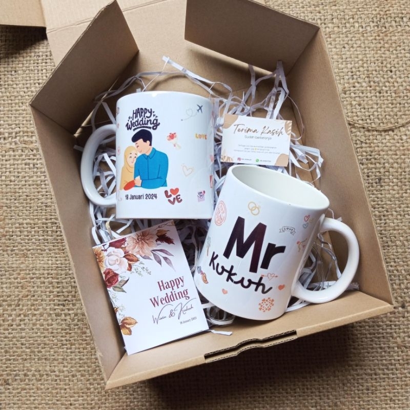 

Kado Pernikahan / Mug Couple Wedding Gift / Gift Box Hadiah Pernikahan Custom / Engagement