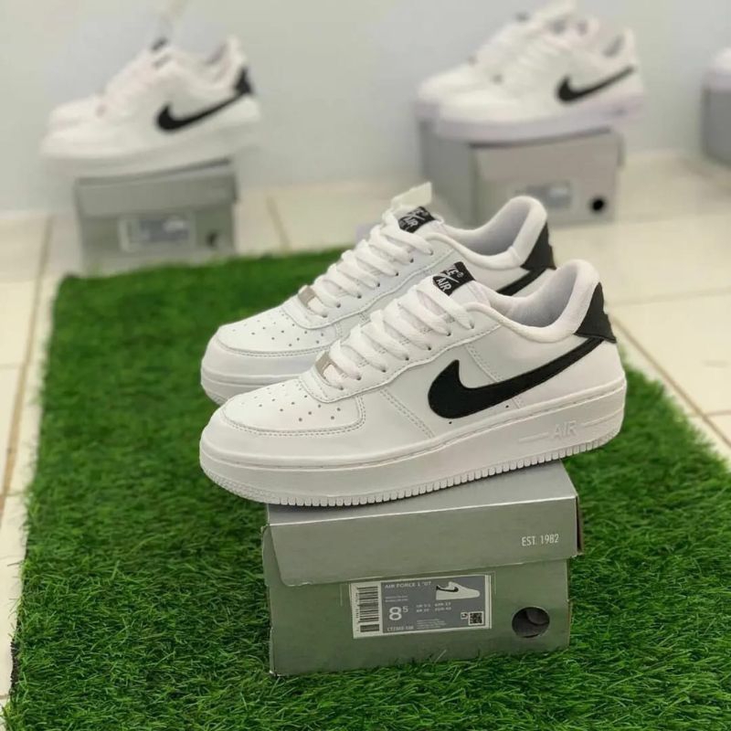 NIKE AF1