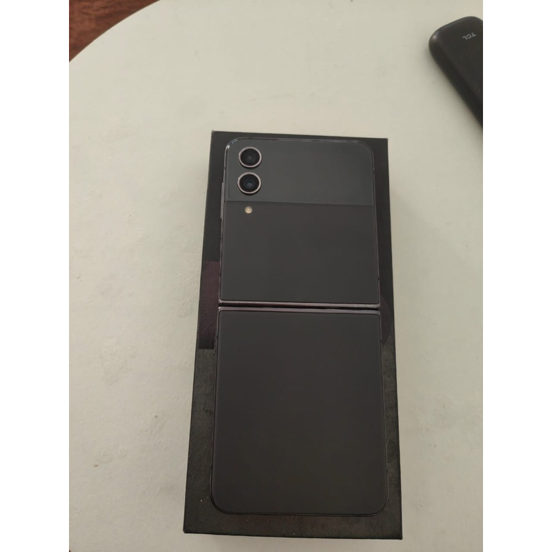 SAMSUNG GALAXY Z FLIP 4