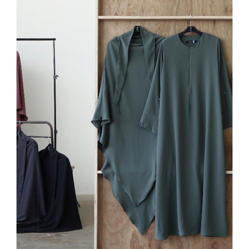 Preloved VVGC Ranaa Dress Deep Lichen M Mazen Anti UV by Aljenna