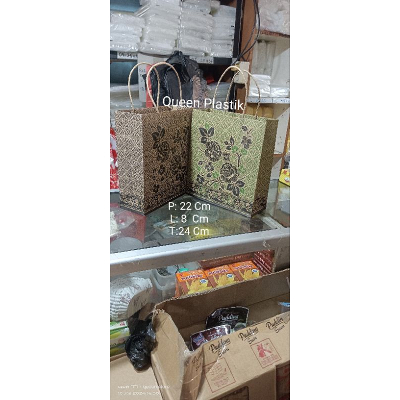 

paper Bag Batik 22*24*8 Cm