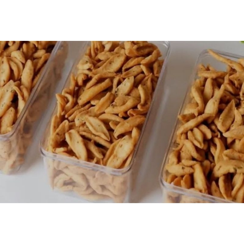 

Kue Bawang Gunting