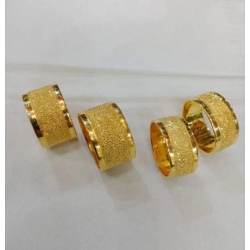 Cincin Lebar Glitter emas muda 15% (2,6 gram)