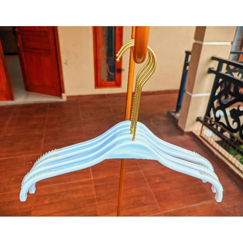 Hanger Zara putih / gantungan baju premium / Gantungan baju mewah / Hanger baju premium / hanger Zar