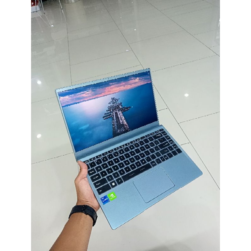 laptop msi modern 14 B11Sb Intel core i7 gen 11 Nvidia mx450 ram 16gb/SSD 512gb fhd ips