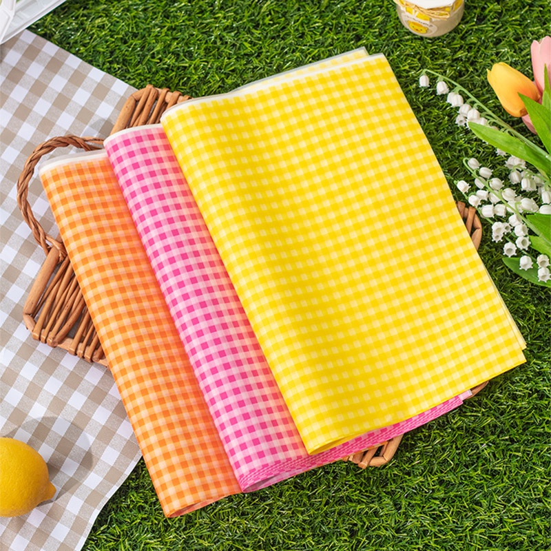 HOB_ 100pcs Baking Paper motif Kotak Gingham Plaid uk 18x18 | Kertas Minyak Paper Oil | Alas Makanan