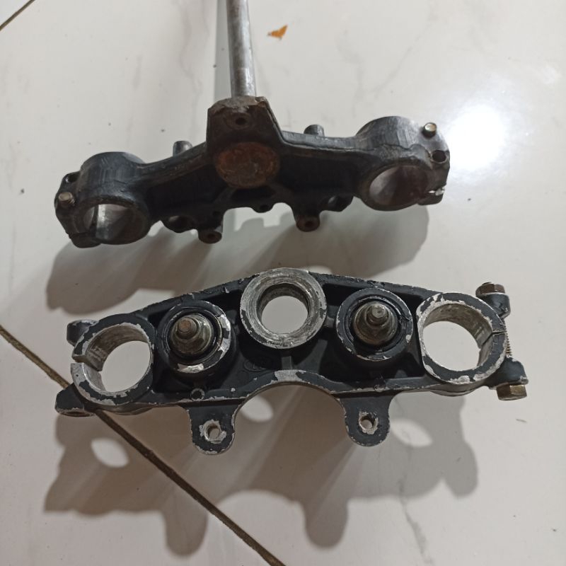 T atas bawah segitiga shockbreaker depan Jialing JH 125 pnp Honda XL 125