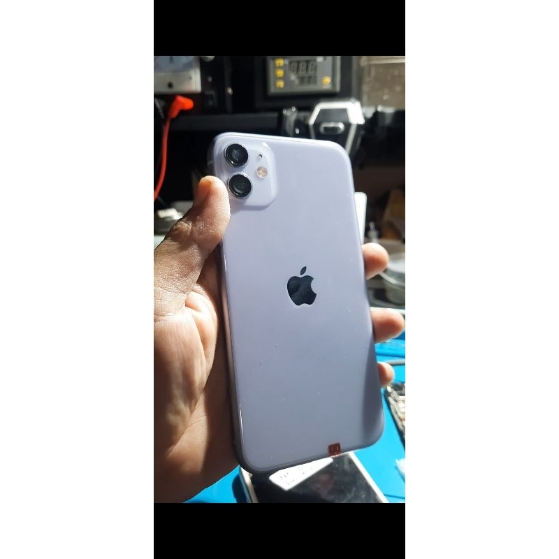 iphone 11 /64gb lock icloud status clean