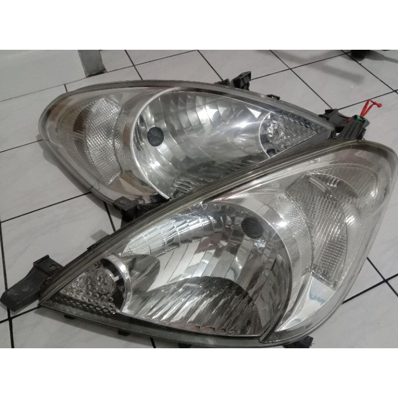 headlamp lampu depan Toyota Innova 2008-2010