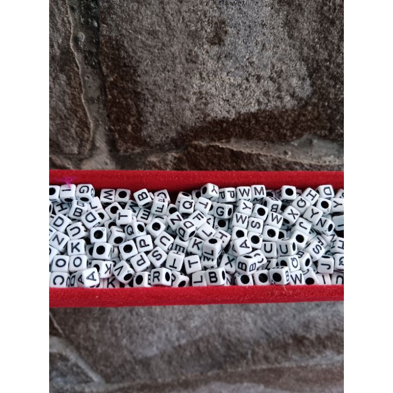 Manik Huruf Kotak (Bisa Pilih Huruf)