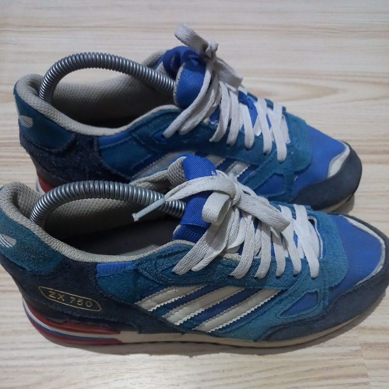 Adidas  zx750