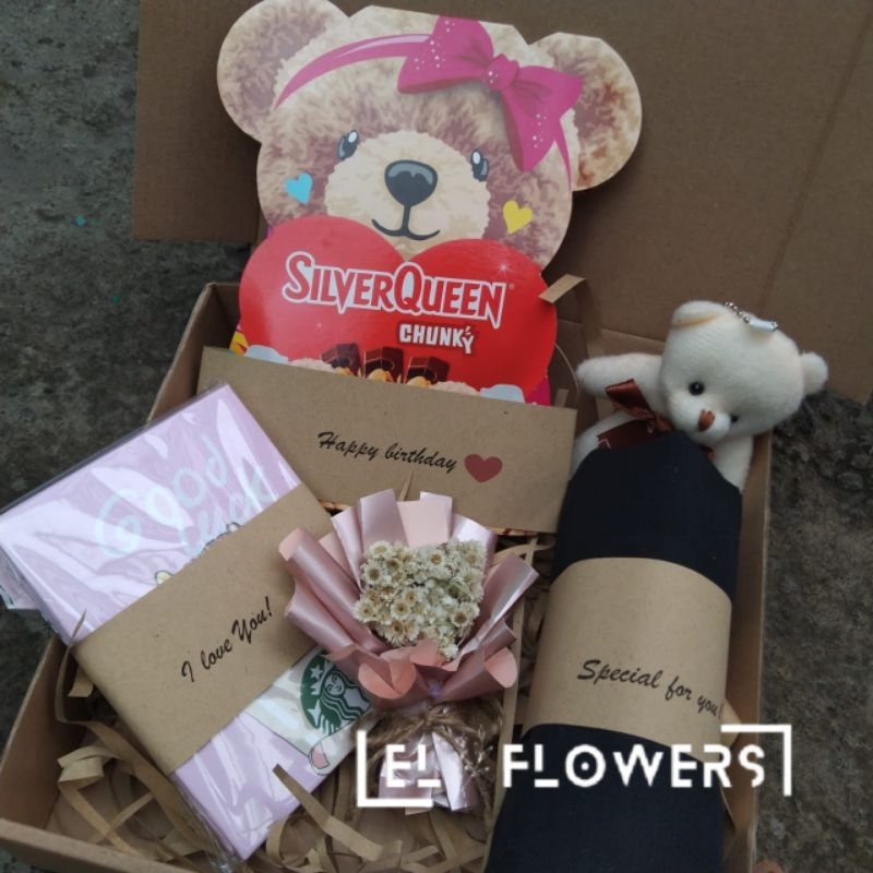 

Box hampers coklat Silverqueen beruang spesial for birthday / box hampers valentine