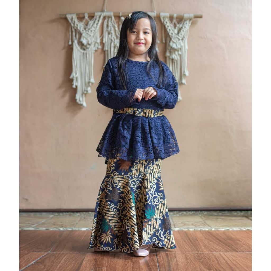 SETELAN KEBAYA ANAK / MURAH MERIAH KEBAYA GOTIK ANAK / KEBAYA ANAK PEREMPUAN / KEBAYA ANAK PEREMPUAN