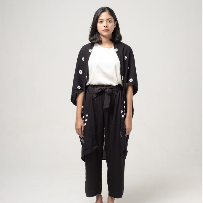 Dama Kara Seruni Outer