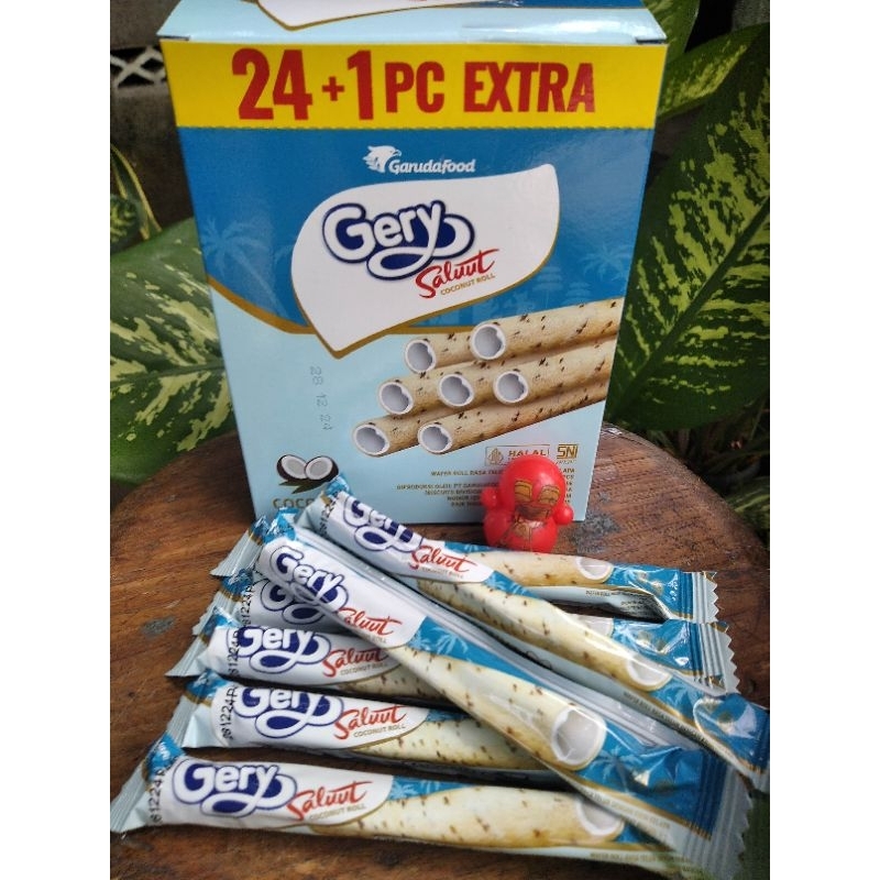 

Gery Saluut Coconut Roll Krim Kelapa Box isi 24 pcs.