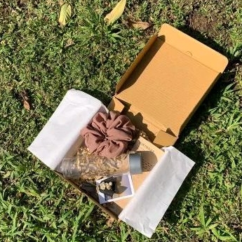 

Gift Box Premium Birthday Cewek Aesthetic