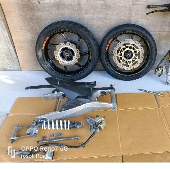 swing arm CBR250RR dan velg set CBR250RR