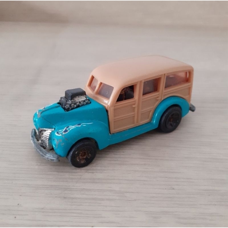 diecast Hot Wheels Ford Woodie 1940